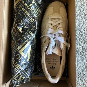 Mens 6.5 Adidas Samba with LAFC details. Brand New in the box with tags